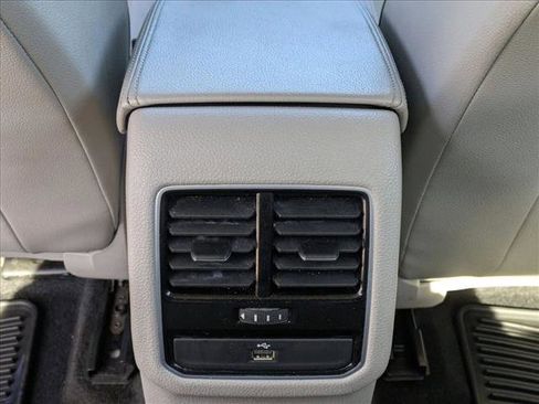 Used 2018 Volkswagen Passat 2.0T SE image 13