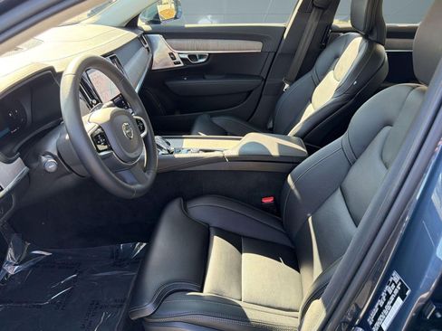 Certified 2023 Volvo S90 B6 Ultimate w/ Lounge Package image 5