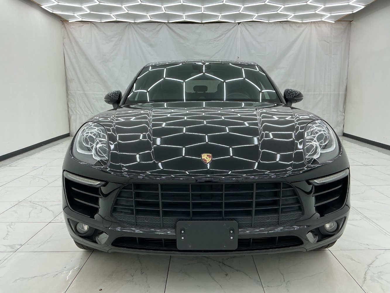 Used 2018 Porsche Macan AWD/4WD image 5