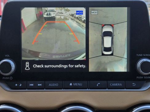 Used 2024 Nissan Sentra SV w/ SV Premium Package image 4