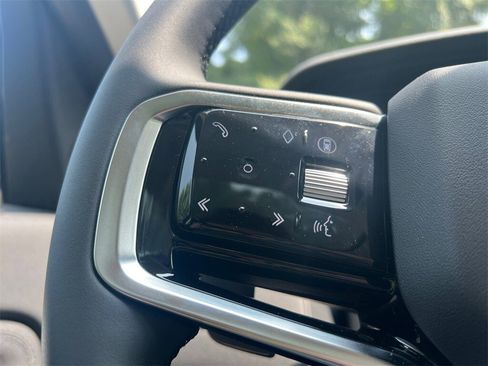 Used 2025 Land Rover Discovery Sport S image 16