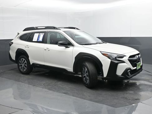 Used 2024 Subaru Outback Premium image 7