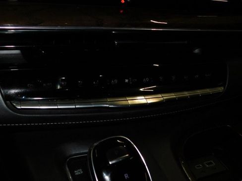 Used 2021 Cadillac Escalade ESV Sport Platinum w/ Heavy-Duty Trailer Package image 26