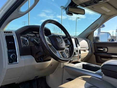 Used 2018 RAM 3500 Laramie w/ Convenience Group AWD/4WD image 7