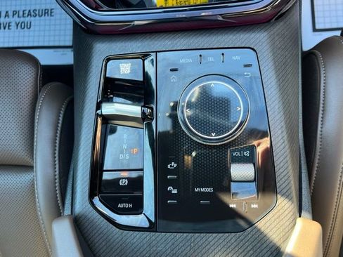 Used 2025 BMW X3 xDrive30i w/ Premium Package image 21