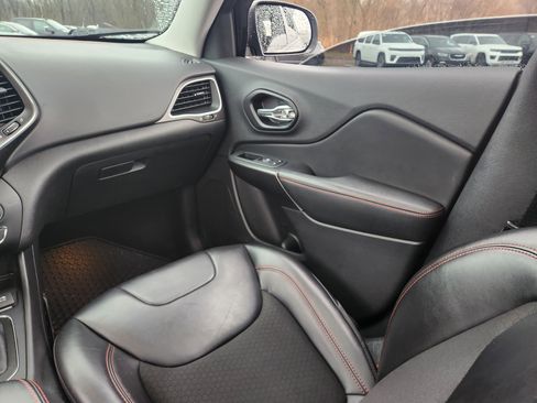 Used 2021 Jeep Cherokee Trailhawk w/ Sun, Sound & Nav Group image 26