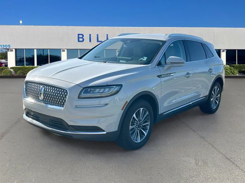 Used 2023 Lincoln Nautilus FWD w/ Premium Package image 3