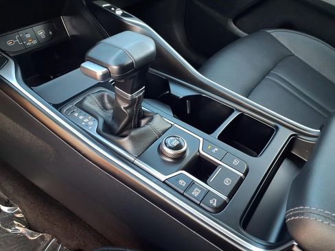 Certified 2025 Kia Sorento S image 19