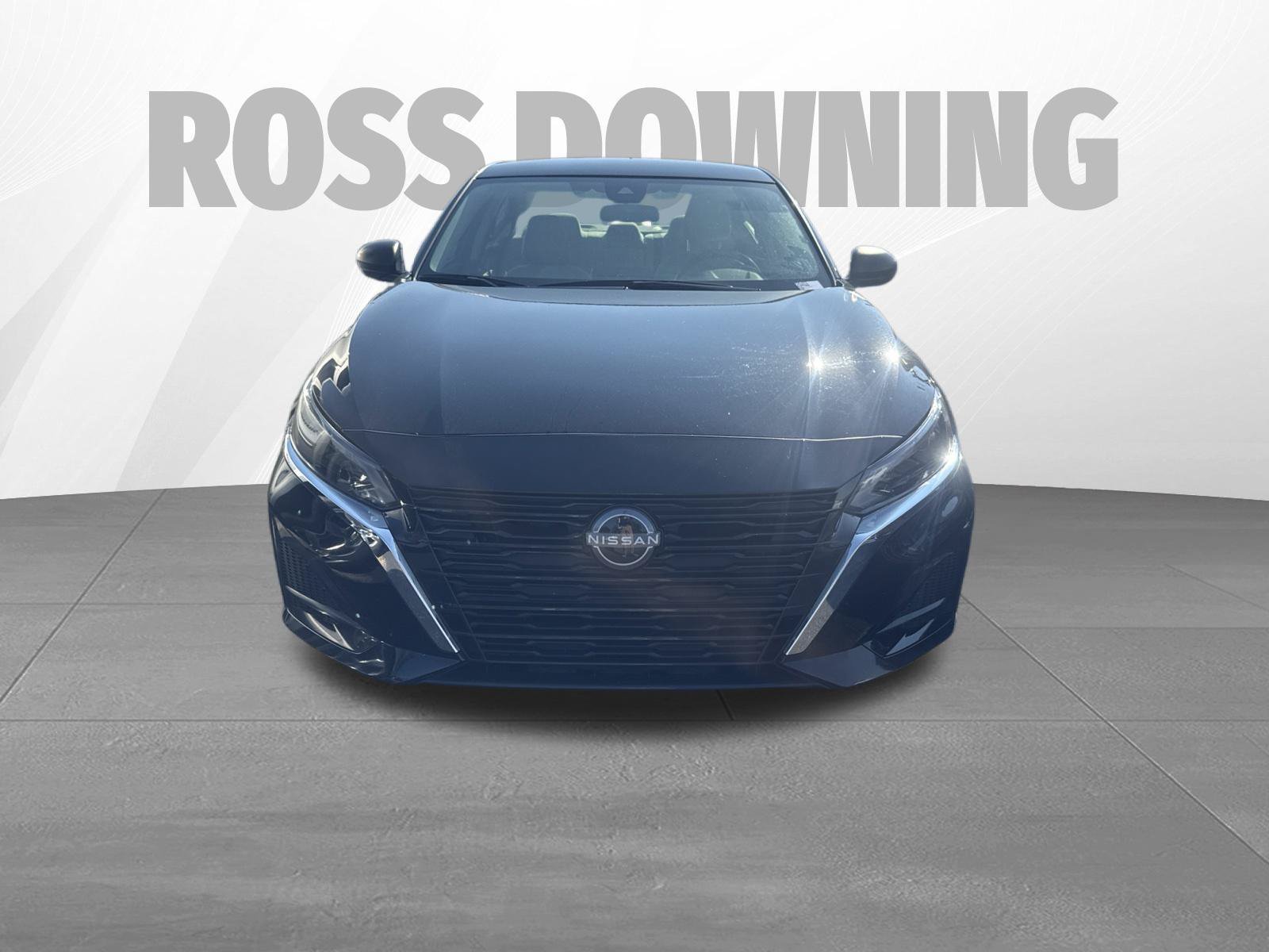 Used 2025 Nissan Altima 2.5 SV FWD image 2