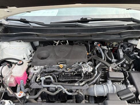 Used 2022 Toyota Sienna XLE image 12