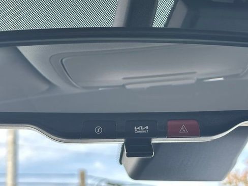 Used 2024 Kia Soul EX image 18