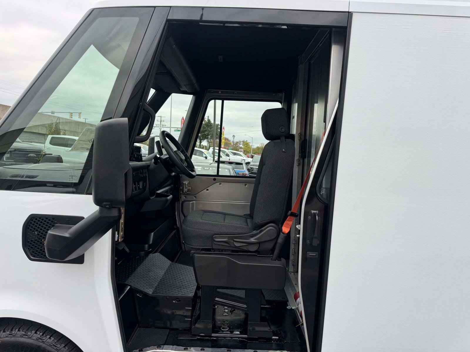 Used 2024 Chevrolet Brightdrop 400 w/ Commercial Equipment Package AWD/4WD image 12