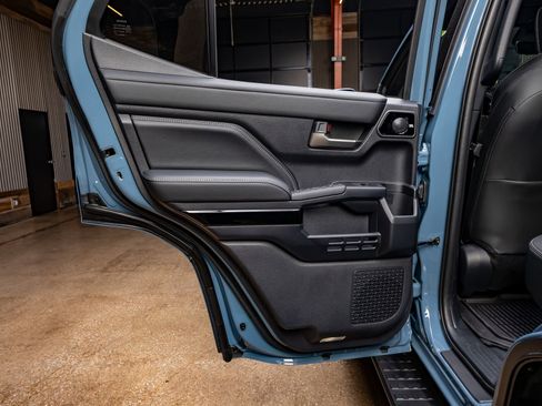 Used 2025 Toyota 4Runner Limited image 38