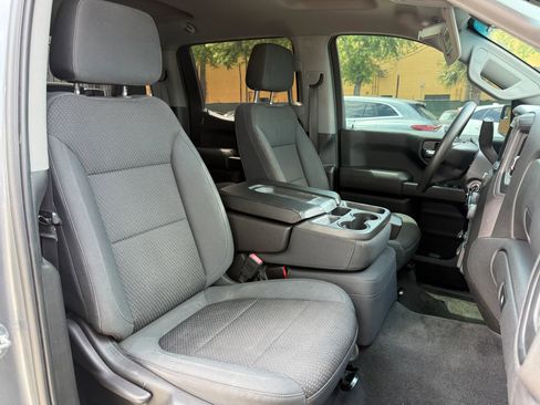 Used 2020 Chevrolet Silverado 1500 Custom w/ Custom Value Package image 15