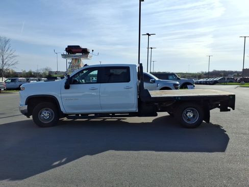 Used 2024 Chevrolet Silverado 3500 LT w/ Convenience Package image 6