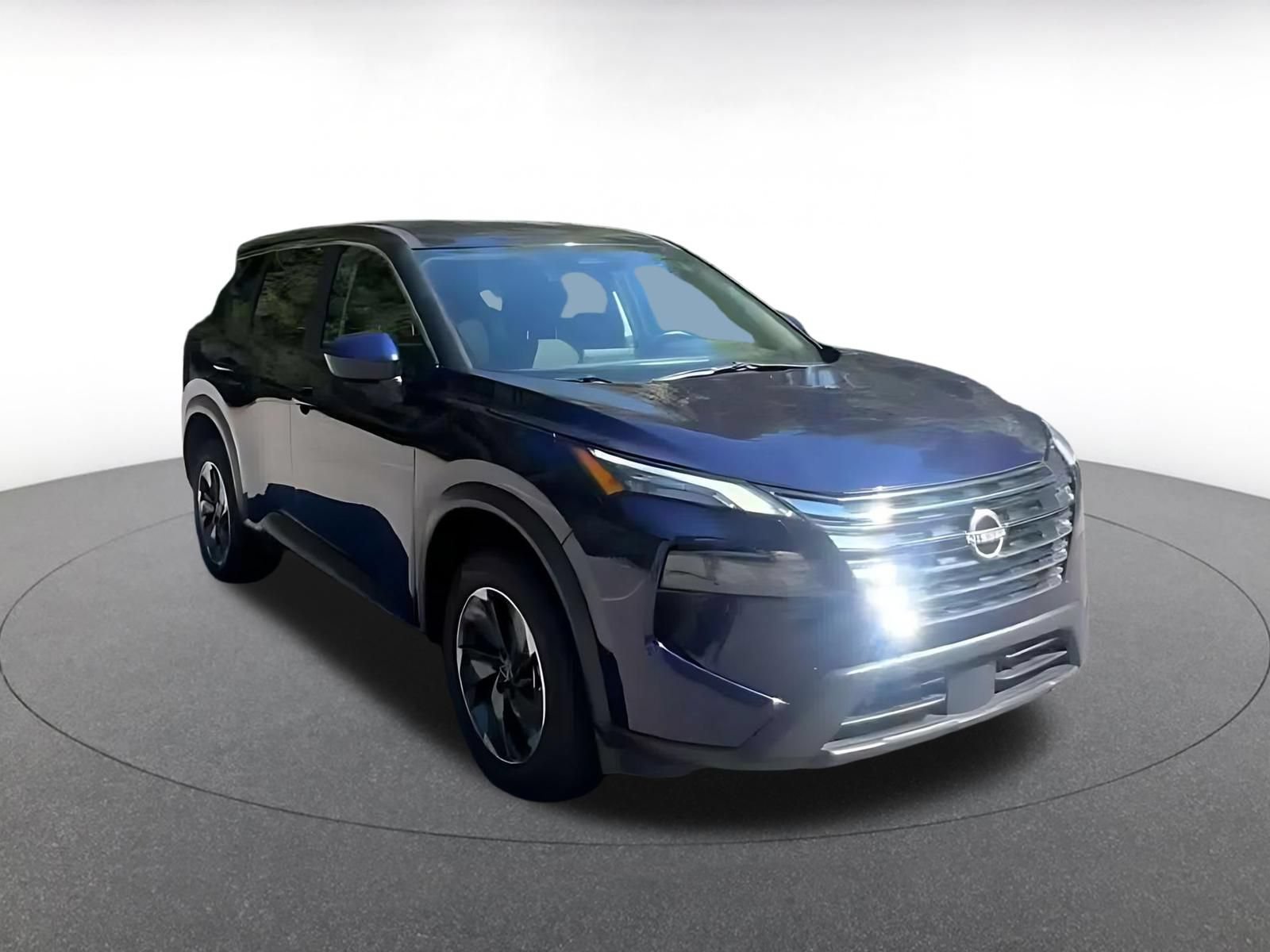 Used 2025 Nissan Rogue SV AWD/4WD image 3