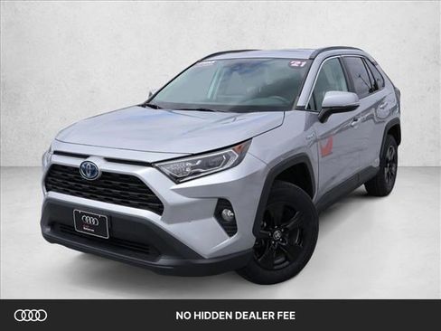 Used 2021 Toyota RAV4 XLE w/ Convenience Package AWD/4WD image 1