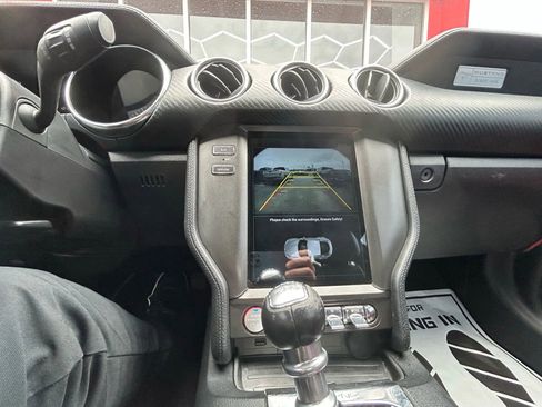 Used 2017 Ford Mustang Coupe image 13