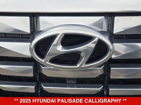 Used 2025 Hyundai Palisade Calligraphy AWD/4WD image 11