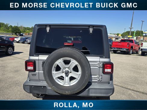 Used 2018 Jeep Wrangler Unlimited Sport S AWD/4WD image 4