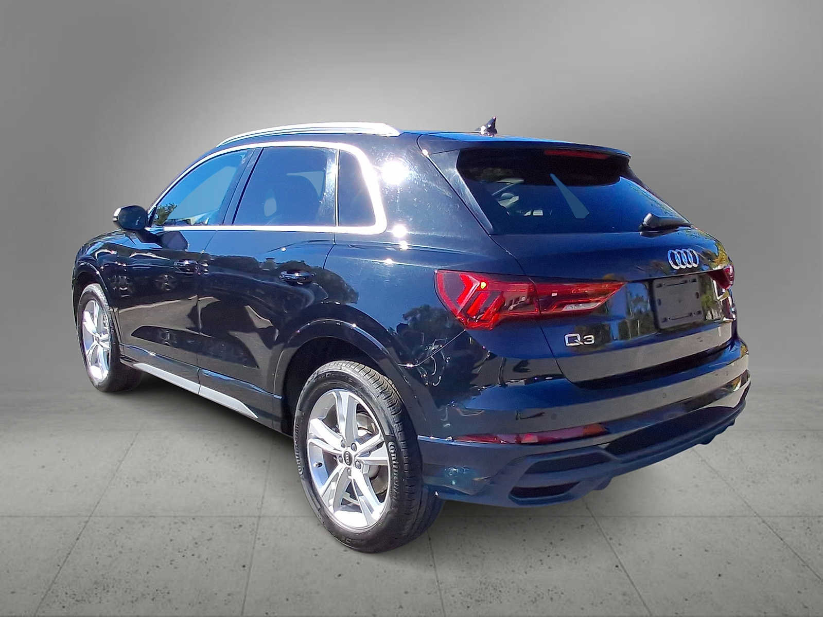 Used 2024 Audi Q3 2.0T Premium w/ Convenience Package AWD/4WD image 6