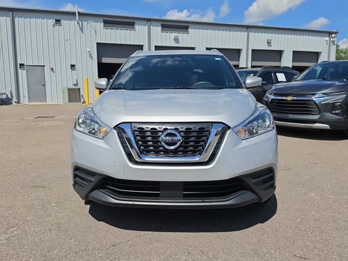 Used 2020 Nissan Kicks SV FWD image 3