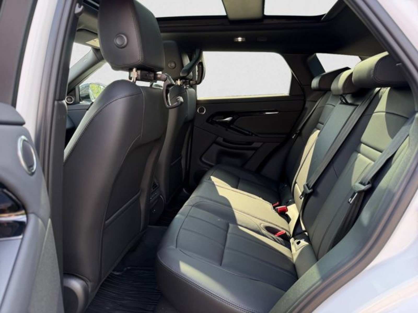 New 2026 Land Rover Range Rover Evoque S AWD/4WD image 18