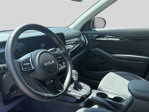Used 2024 Kia Seltos S FWD image 15