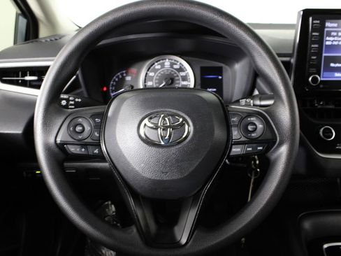 Used 2022 Toyota Corolla LE image 23