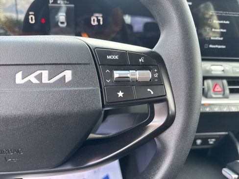 Used 2025 Kia K4 FWD image 15
