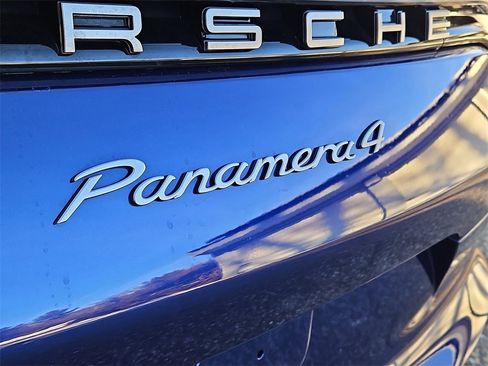 Certified 2023 Porsche Panamera 4 Platinum Edition image 8