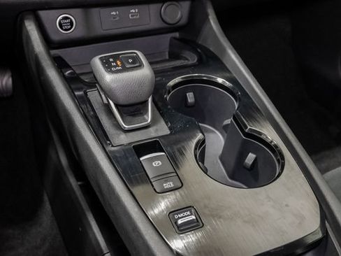 Used 2023 Nissan Rogue S FWD image 19
