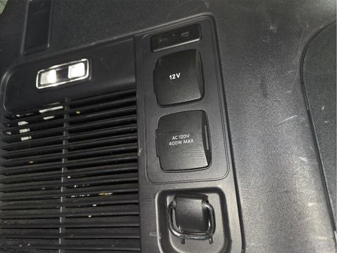 Used 2025 Ford Expedition Max Active AWD/4WD image 48