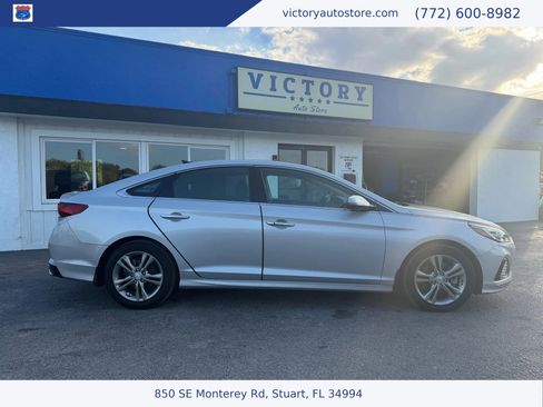 Used 2019 Hyundai Sonata Limited w/ Ultimate Package 04 FWD image 2