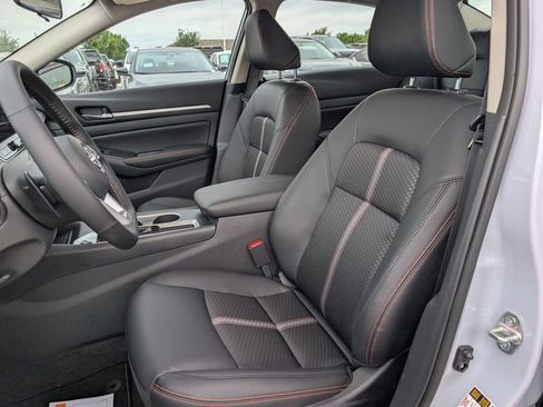 New 2026 Nissan Altima 2.5 SR FWD image 18