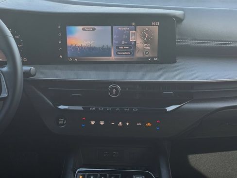 Used 2025 Nissan Murano SV AWD/4WD image 18