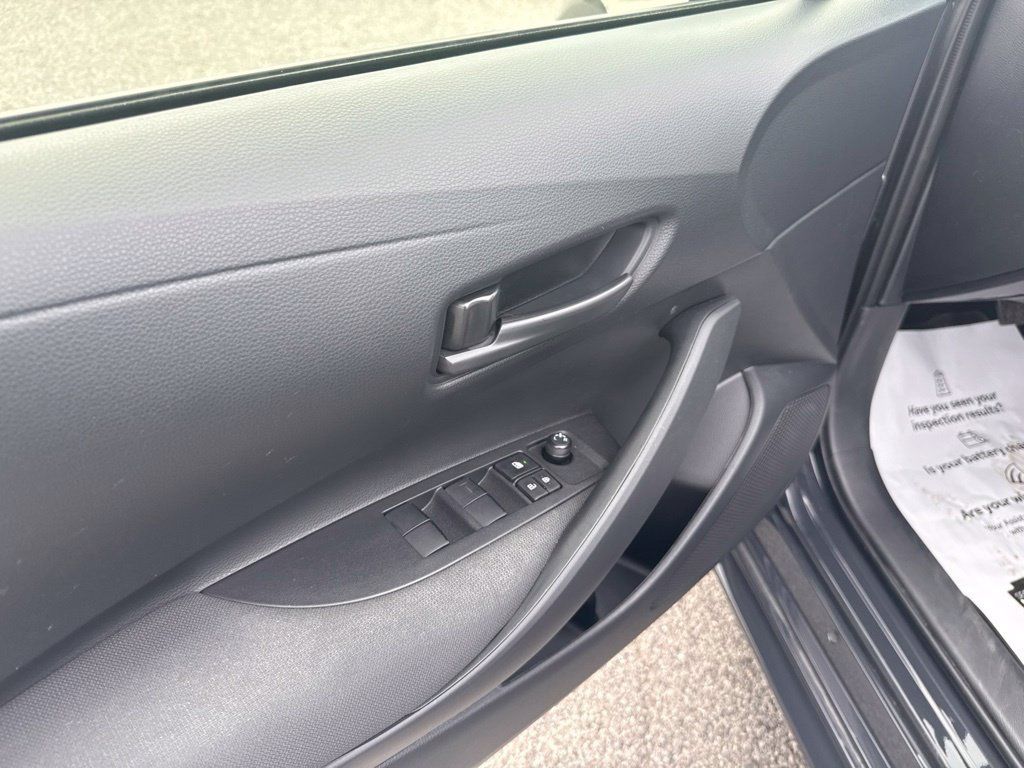 Used 2026 Toyota Corolla LE FWD image 9