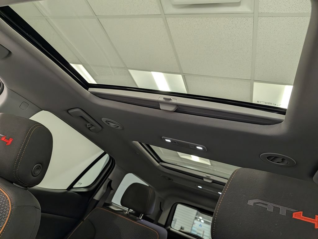 Used 2023 GMC Acadia AT4 AWD/4WD image 27