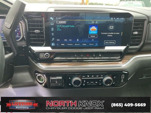 Used 2024 Chevrolet Silverado 2500 LT w/ Convenience Package image 9