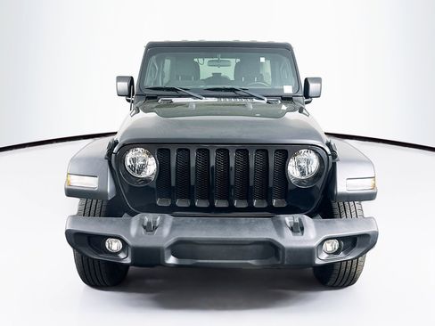 Used 2022 Jeep Wrangler Sport S image 2
