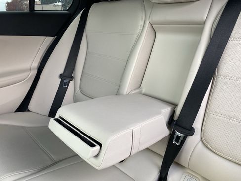 Used 2024 Mercedes-Benz C 300 C 300 image 61