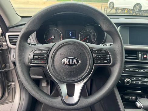 Used 2018 Kia Optima LX FWD image 13
