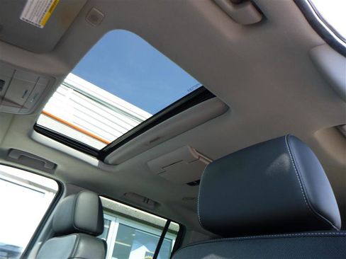 Used 2019 GMC Yukon XL SLT w/ Open Road Package image 21