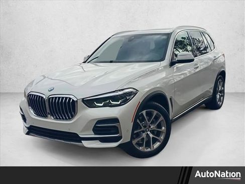 Used 2022 BMW X5 xDrive40i w/ Premium Package image 1
