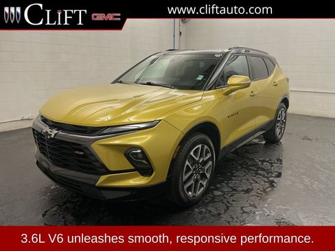 Used 2023 Chevrolet Blazer RS w/ Driver Confidence II Package FWD image 1