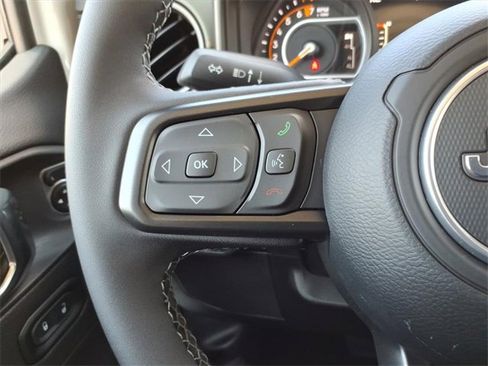 New 2025 Jeep Gladiator Mojave w/ Safety Group image 18