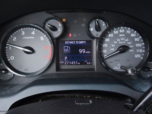 Used 2015 Toyota Tundra SR image 16