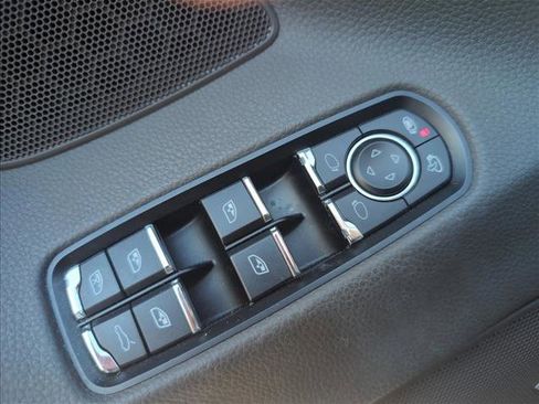 Used 2016 Porsche Panamera 4 Edition image 16