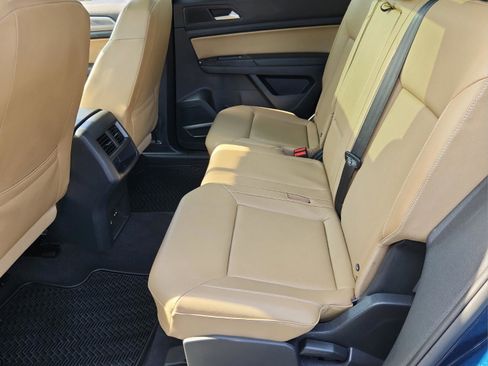 Used 2020 Volkswagen Atlas Cross Sport SE w/ Panoramic Sunroof Package image 9