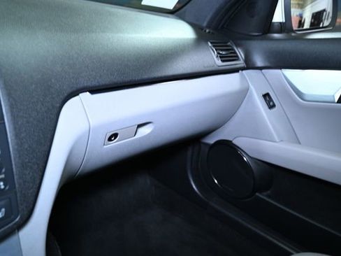 Used 2008 Mercedes-Benz C 300 Sedan image 32